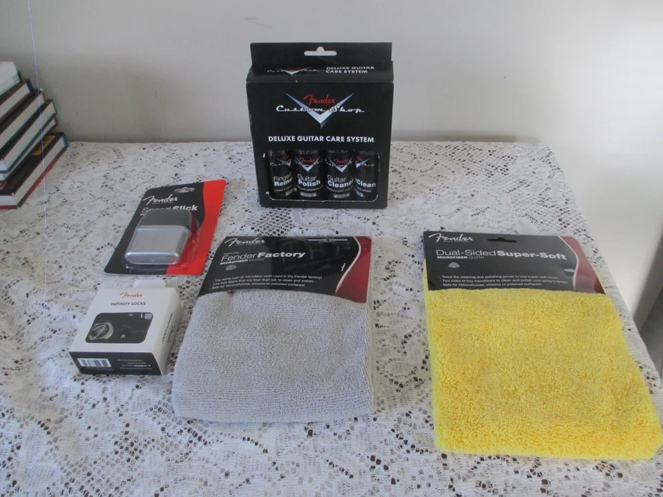 Fender Deluxe Guitar Care System Kit Custom Shop 0990539000