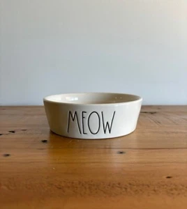 Rae Dunn Round White Cat Pet Food Bowl "MEOW" 5" x 1.5" H NEW - Picture 1 of 1