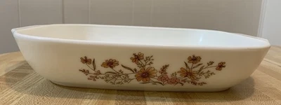 Country Autumn / Woodland Pyrex Oblong Casserole, England Pyrex, JAJ, Wildflower - Image 1 of 4