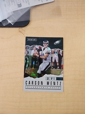 2017 Panini Father's Day Carson Wentz #8 Cracked Ice 1/25 Eagles Vikings ZO - Image 1 of 2