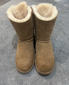 UGG Australia Bailey Bow Boots Brown Women’s size UK 7.5/ EU 40 - Picture 1 of 13