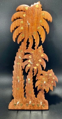 Porta llaves de palmera de madera estante de pared 9 ganchos latón hiedra corazones joyería MCM Tiki Foto 1 de 4