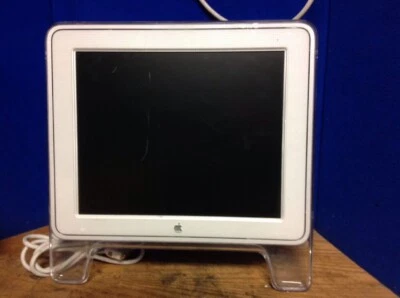 Apple Studio Display 17" LCD Monitor M7649 - Image 1 of 4