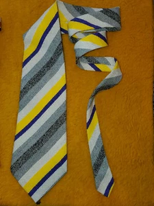 ALPI ~VINTAGE 1970s ~MENS WOOL TIE ~BELLYWARMER STRIPES #2 ~ CREPE TEXTURE ~ 54" - Picture 1 of 4
