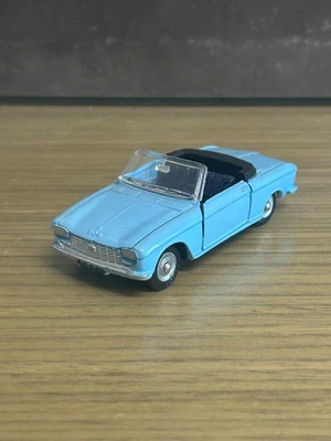 PEUGEOT 204 CABRIOLET DINKY TOYS 1:43 - Immagine 1 di 2
