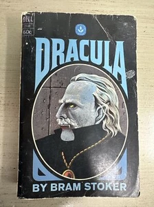 Dracula by Bram Stoker Paperback 1965 ***First Dell Printing*** - Foto 1 di 24