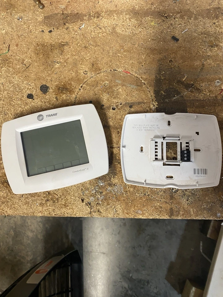 Trane ComfortLink II TCONT900AC43UAA Communicating Thermostat - Image 1 of 4