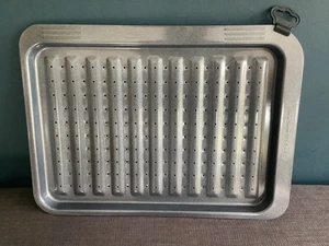 NON STICK CRISPER TRAY 34 cm x 24cm (13.5” x 9.5” ) - Picture 1 of 2