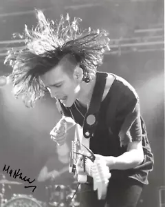 Matty Healy of The 1975 band REAL hand SIGNED Photo #1 COA Autographed - Picture 1 of 2