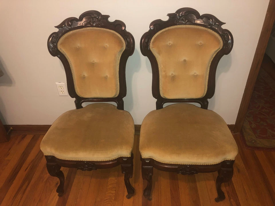 J.H. PAR DE SILLAS BELTER PALISANDRO ROCOCÓ ESCUDO C. 1860 Foto 1 de 4