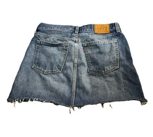 Levi’s Premium Deconstructed Denim Button Fly Skirt Raw Hem Women’s SZ 28 - Picture 1 of 10