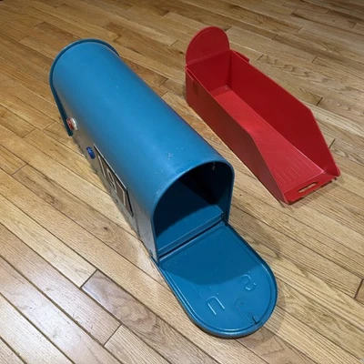 Janzer Post Mounted Mailbox w/ EZ Mail Insert - Image 1 of 3