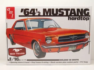 Ford MUSTANG Hardtop 1964 1/2 Bianco Kit Modellismo Plastica Auto 1:16 AMT - Foto 1 di 5
