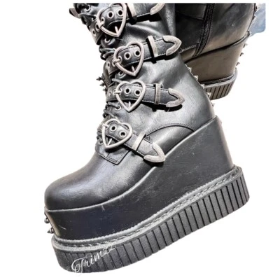 Botas femininas TAMANHO 5……….LAMODA……..pretas plataforma alta com fivela cravada……..Novas - Imagem 1 de 4