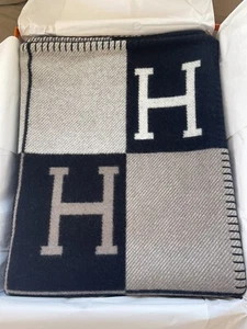 BNIB HERMES AVALON III CASHMERE WOOL THROW BLANKET CLASSIC Black and Cream Grey - Picture 1 of 7