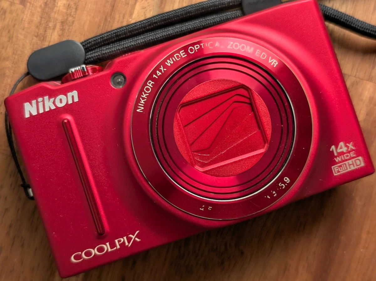 SALE【Nikon】 COOLPIX S8200 赤色 デジタルカメラ Nikon COOLPIX S8200 Digital Camera with Basic Accessory Kit