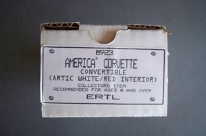 ERTL 1992 America Corvette Modello Promozionale Convertibile Artico Bianco Rosso Interni NUOVO - Foto 1 di 3