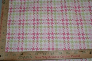Pink+ Houndstooth Craft Flannel Cotton Fabric Robert Kaufman Fast Ship 31 x 42" - Picture 1 of 3