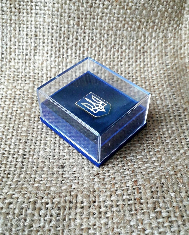 Pin de solapa ucraniano oro Tryzub tridente símbolo regalo de Navidad caja de regalo 0,6" Foto 1 de 4