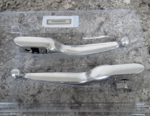 OEM 18-23 Harley-Davidson Softail Brake / Clutch Hand Control Lever Set Used - Picture 1 of 4