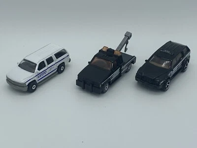 Matchbox NYPD Vehicles Lot of 3 Chevy Suburban’00, Sport SUV’02, GMC Wrecker’87 - Image 1 of 4