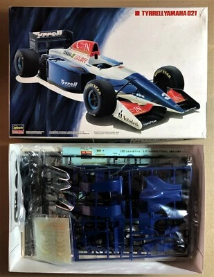 HASEGAWA 23111 - TYRRELL YAMAHA 021 - 1/24 PLASTIC KIT - Immagine 1 di 2