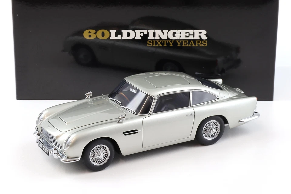 1:18 AUTOart Aston Martin DB5 James Bond 007 Dito D'Oro 60 Anni Argento 70296 - Immagine 1 di 4