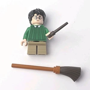 Harry Potter Lego Minifigur Magical Christmas mit Zubehör - Bild 1 von 3