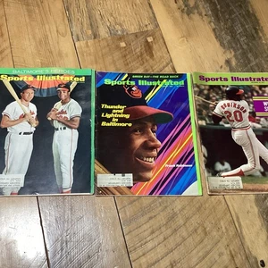 Sports Illustrated With Label 3 Frank Robinson Issues.  1966, 1969, 1971 - Picture 1 of 10