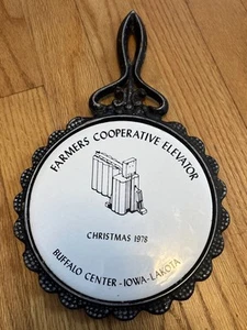 Farmers Cooperative Elevator Buffalo Center Iowa Lakota Christmas 1978 Trivet - Bild 1 von 6