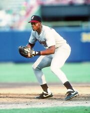 rookie WHITE SOX GREAT SLUGGER FRANK THOMAS IN THIS CLASSIC COLOR PORTRAIT 8X10 