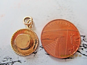 DIJE DORADO - SOMBRERO - 9 quilates, 1 gramo de peso, C1950-1960 - Imagen 1 de 5