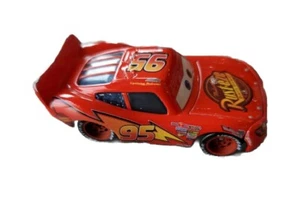 NO.95 RUSTEZE LIGHTNING MCQUEEN - DISNEY PIXAR CARS 1:55 DIECAST TOY CARS GIFT - Picture 1 of 4