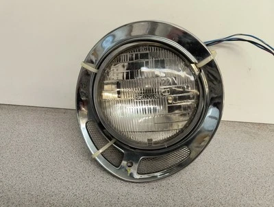 1980-1987 Jaguar XJ6 Right Outer Headlight Bucket w/ Wire w/ Trim - Изображение 1 из 4