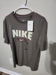 ¡NUEVO CON ETIQUETAS! Camiseta Nike Dri Fit, mediana - Imagen 1 de 3