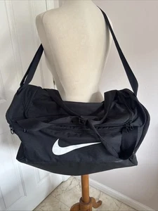 Nike Gym Duffle Holdall Bag Black - Picture 1 of 8