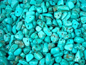 Green Turquoise Chips 50g DIY Jewellery Necklaces Earrings Bracelets - Picture 1 of 2