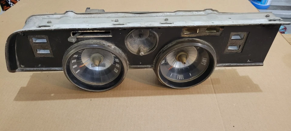 Mercury Cougar 1967 tablero calibre clúster reloj estándar C7WF-10843-A FOMOCO  Foto 1 de 4