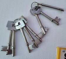 Old Yale And Union Keys