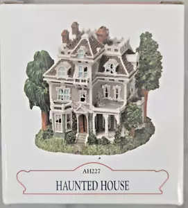 Liberty Falls Haunted House House AH227 from The Americana Collection - Picture 1 of 11