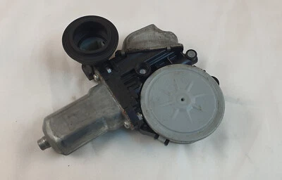 Мотор стеклоподъемника передний левый со стороны водителя для Lexus LS460 LS460L LS600H 2007-2016 годов выпуска - Изображение 1 из 4