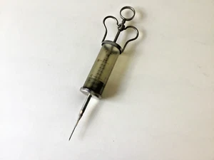 Vintage Glaskolben Spritze mit Nadeln und Box - Bild 1 von 4