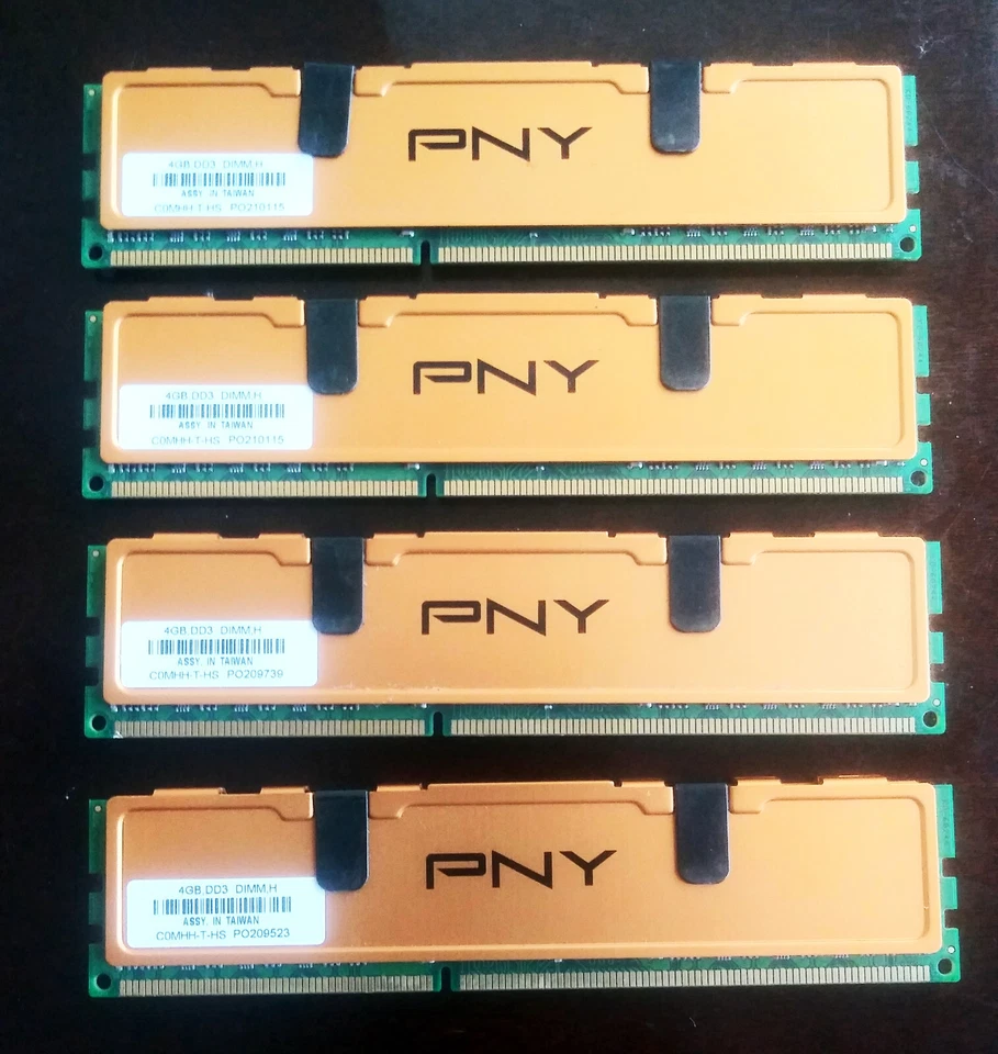 Lot of 4 PNY 16GB/4GBX4 PC3-10600 DDR3-1333 MHz 240-Pin DIMM RAM C0MHHHT-HS - Image 1 of 2
