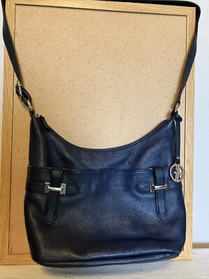 Bandolera hobo de cuero azul marino Giani Bernini Foto 1 de 4