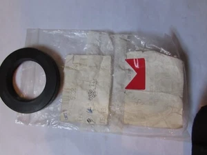 Gaco Einlippen-Öldichtung 100 mm Durchmesser DPSM6210012.  NSN 5330-99-838-2301 - Bild 1 von 6