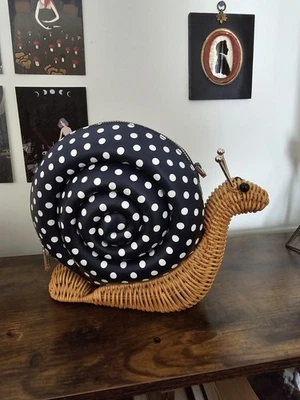 Bolso sin asas caprichoso Kate Spade Bosque Encantado Poka Dot Caracol Mimbre Renfest Foto 1 de 4