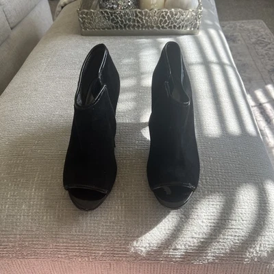 Botines Bandolino negros talla 7M, cierre de cremallera. Tacón de 3 pulgadas. Excelente estado Foto 1 de 3