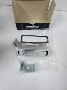New In Box Southco C2-00-149-0244 Zinc Alloy Locking Push Button Latch - Silver - Picture 1 of 3