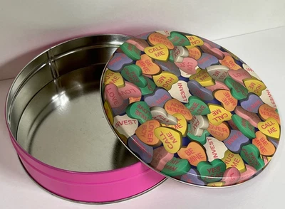 NOVO! Antigo PINTADO CONVERSAÇÃO CORAÇÕES ROSA METAL LATA E TAMPA DIA DOS NAMORADOS AMOR - Imagem 1 de 4