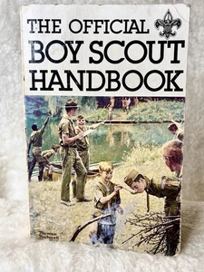 The Official Boy Scout Handbook William Hillcourt Norman Rockwell Paperback 1979 - Picture 1 of 5
